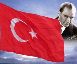 Hareketli Bayrak ve Atatürk Fotoğrafı